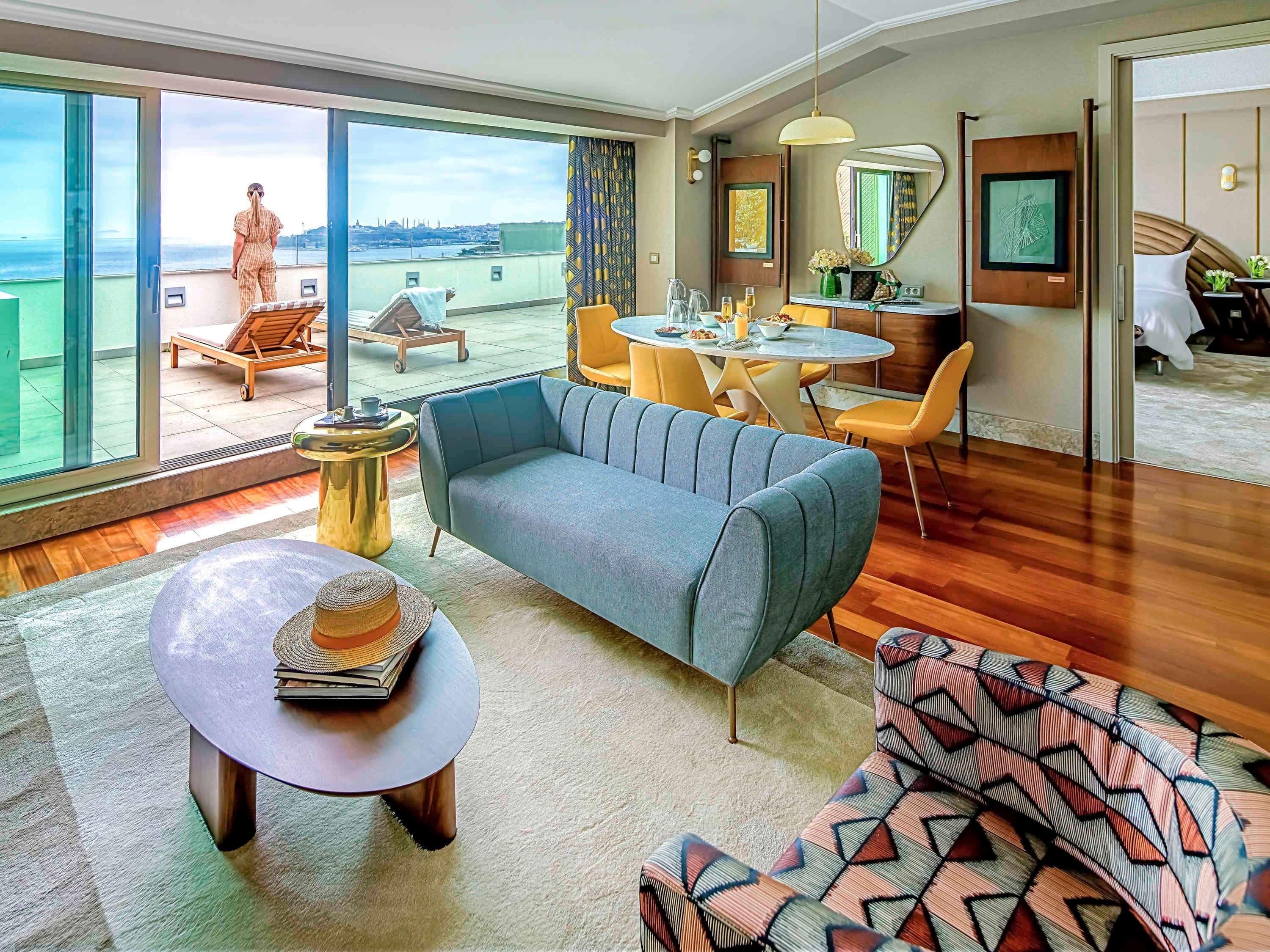 The Artisan Hotel Istanbul - Mgallery Collection Isztambul Kültér fotó A suite at the InterContinental